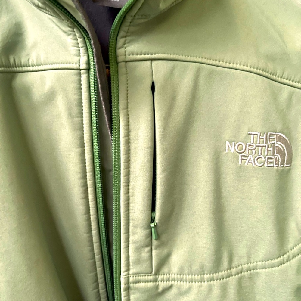 The NorthFace fleece lined wind breaker jacket. Light Sage Green, Size: S/P